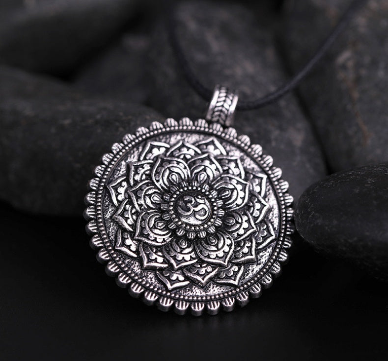 Handknutet Yogahalsband med Vaxlina & Amulett